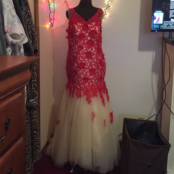 Red Lace Mermaid Prom Dress