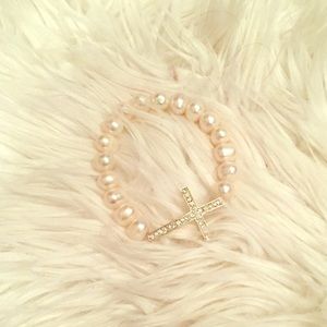 PEARL SIDEWAYS CROSS BRACELET