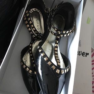 Rampage flats like new worn once