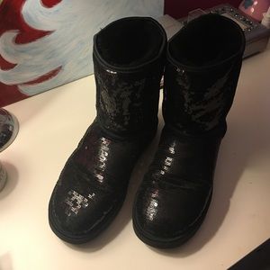 Black sequin ugg boots!