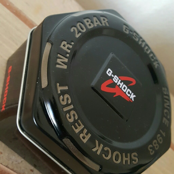 G-SHOCK PROTECTION (SHOCK RESIST)W.R. 20BAR - Picture 2 of 4