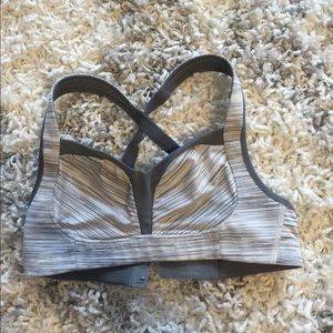 Lulu sports bra super cute!