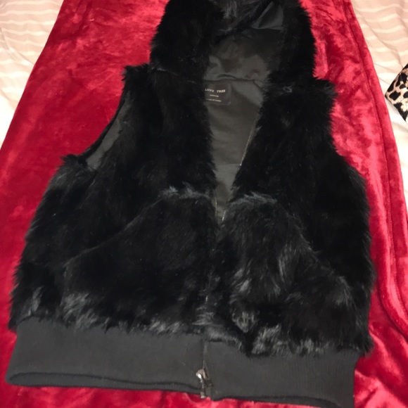 Fur vest with zipper