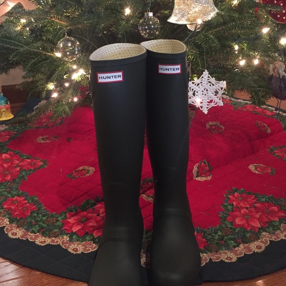 DELETING IN 24 HOURS Hunter Rainboots