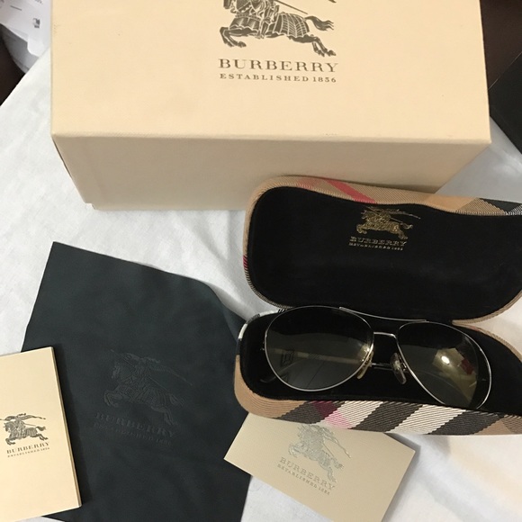 Burberry sunglasses new without tag