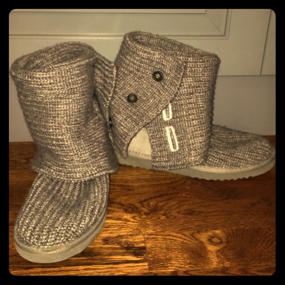 Ugg classic cardy grey size 8. Like new!!