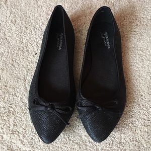 Black ballet flats