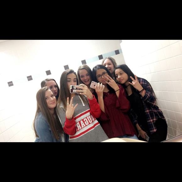 Meet your Posher, Niki
