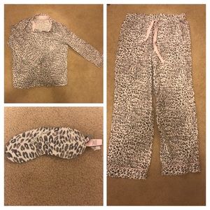 Leopard Pajamas. Leopard print.