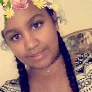 Meet your Posher, Flavia