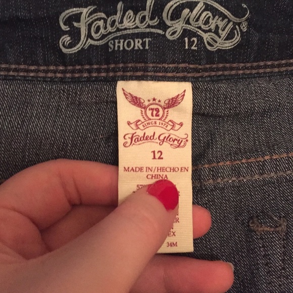 Shorts - Picture 2 of 3