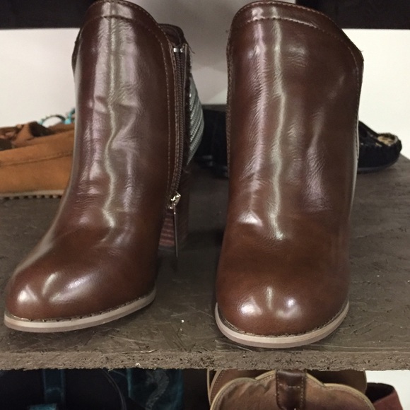 Boots - Picture 2 of 4