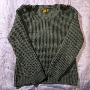 Box knot spiked shoulder sweater