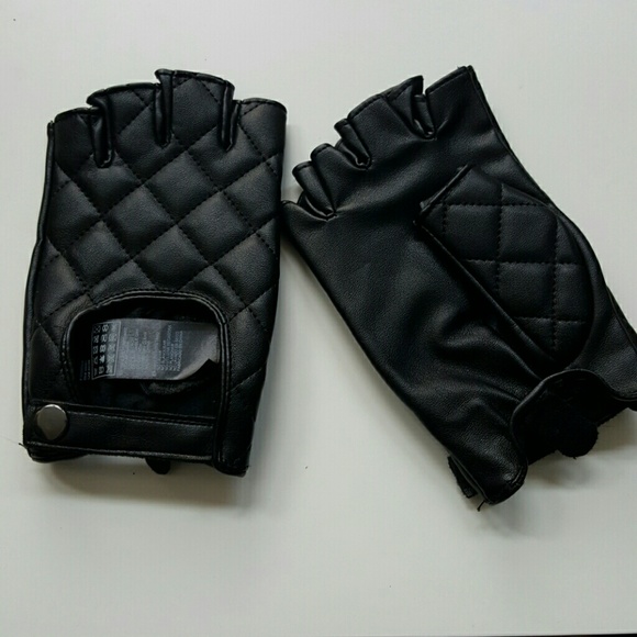 Forever 21 black faux leather fingerless gloves