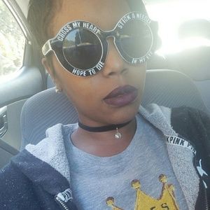 Meet your Posher, Sonnita