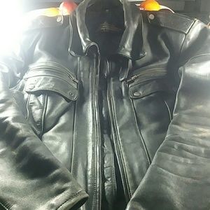 Harley Davidson leather jacket need new zipper