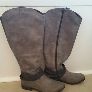 Crown Vintage Boots