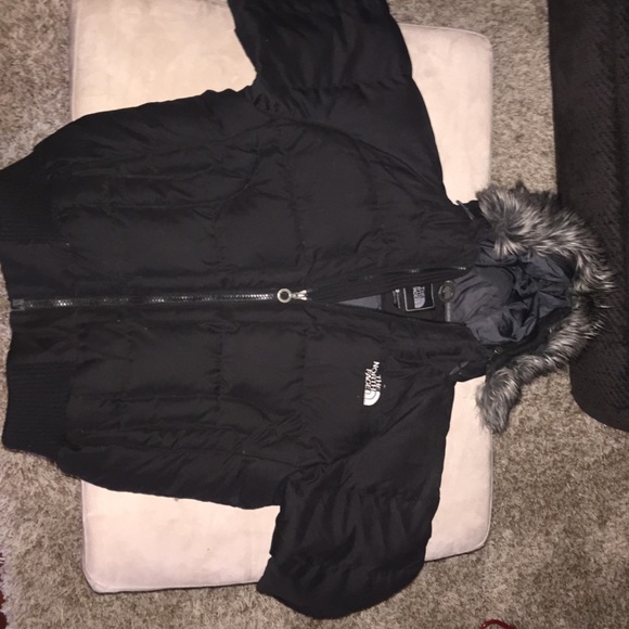 NEW NORTH FACE WOMANS SMALL BLACK COAT SNOW FUR
