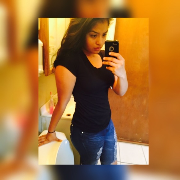 Meet your Posher, Alma - Picture 1 of 1