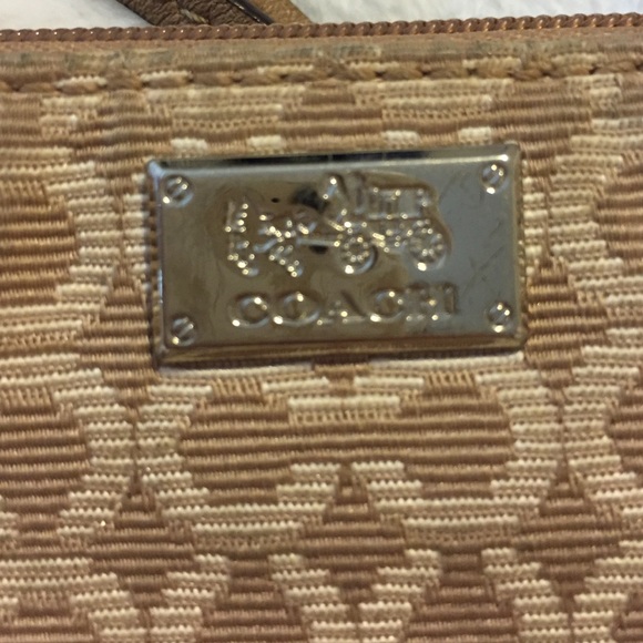 🔥AUTHENTIC🔥Coach wristlet - Picture 2 of 4