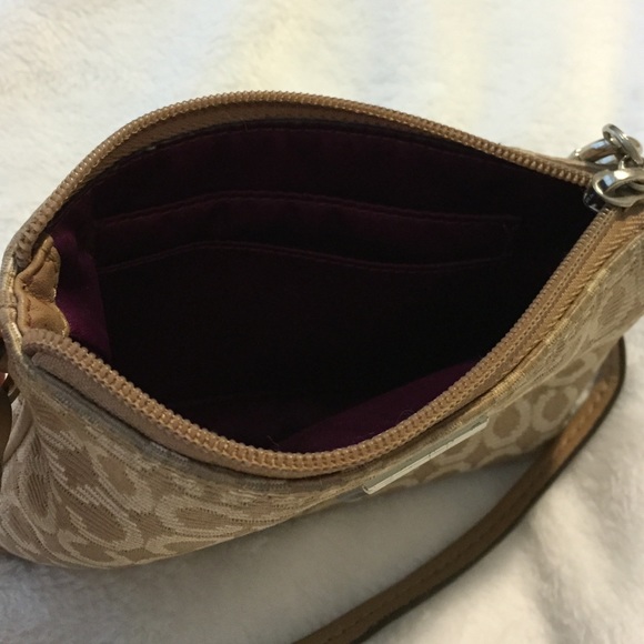 🔥AUTHENTIC🔥Coach wristlet - Picture 4 of 4