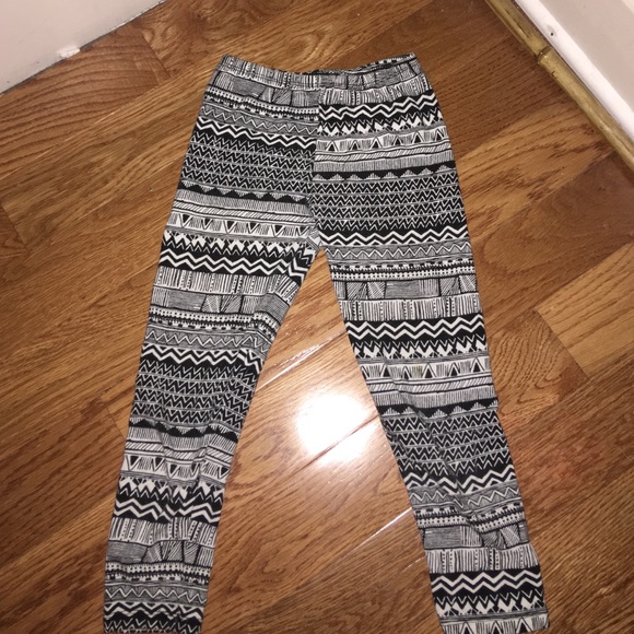 Tribal print leggings