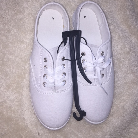 Shoes - White canvas shoes!