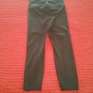 Lululemon crop yoga pants