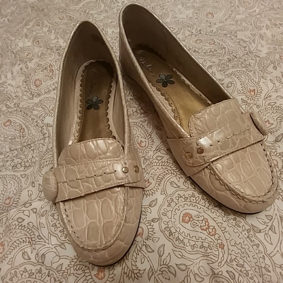 Madison Flats in Opalescent White