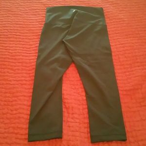 Lululemon crop yoga pants