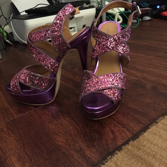 🔴Sold on other site🔴 Glitter heel size 7.5