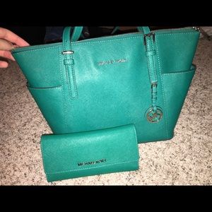 Michael Kors Tote with matching wallet