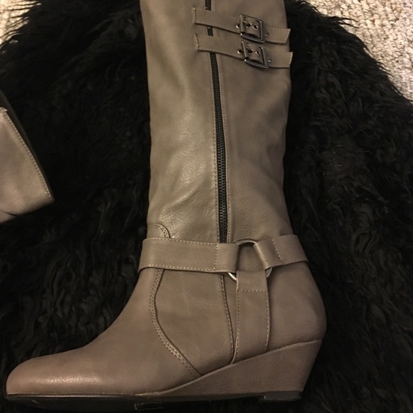 Boots - Picture 2 of 3