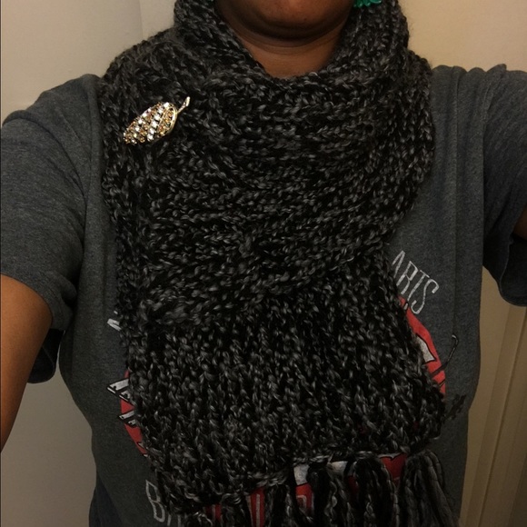 Handmade Scarf - Picture 3 of 4