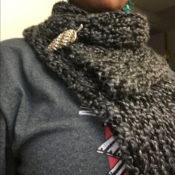 Handmade Scarf - Picture 2 of 4