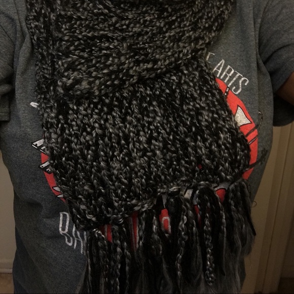 Handmade Scarf - Picture 4 of 4