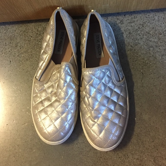 Steve Madden slip on sneakers