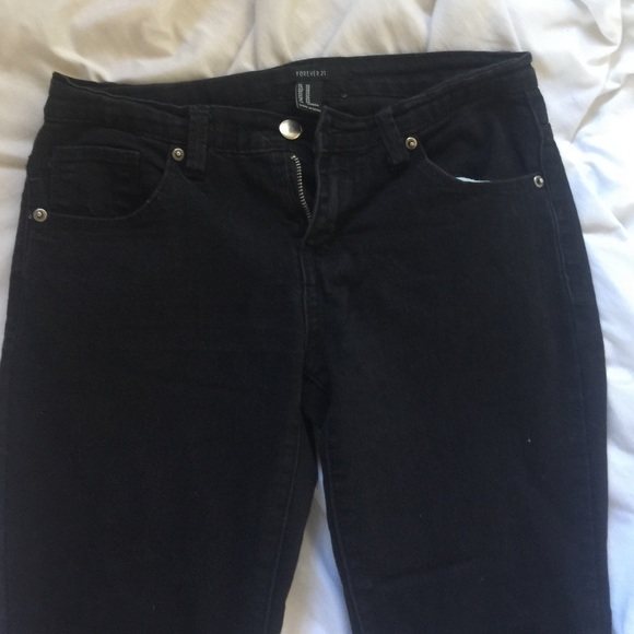 Black ripped skinny jeans