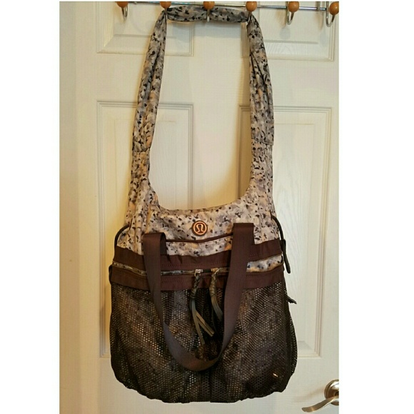 Lululemon Yin to Yang Hobo Bag