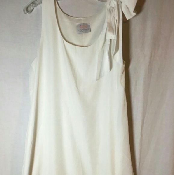 SOLD White Tunic Top with Bow