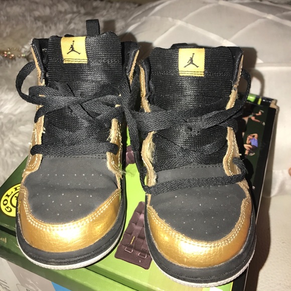 Nike Jordans 1 Black and Gold