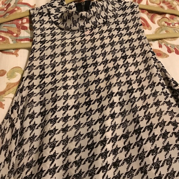 Houndstooth chiffon top - Picture 2 of 2