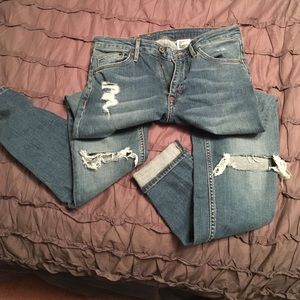 Skinny high waist ankle jeans. Size 25