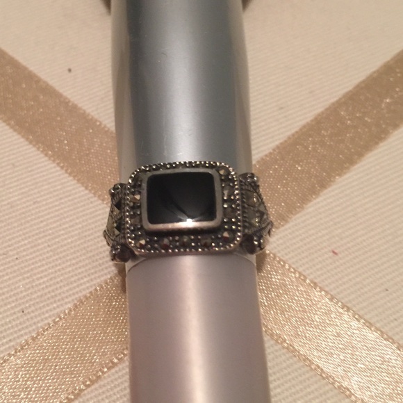 Marcasite ring with ónix silver 925