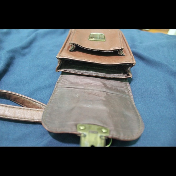 URBAN OUTFITTERS Brown Leather Chain Purse - Picture 4 of 4