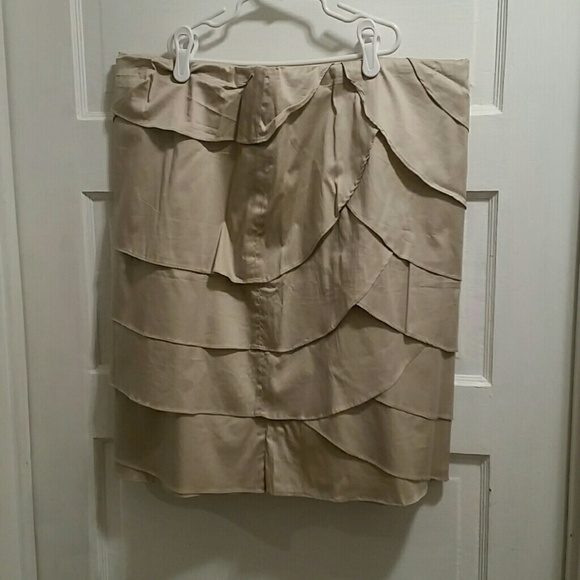 Knee length ruffled skirt