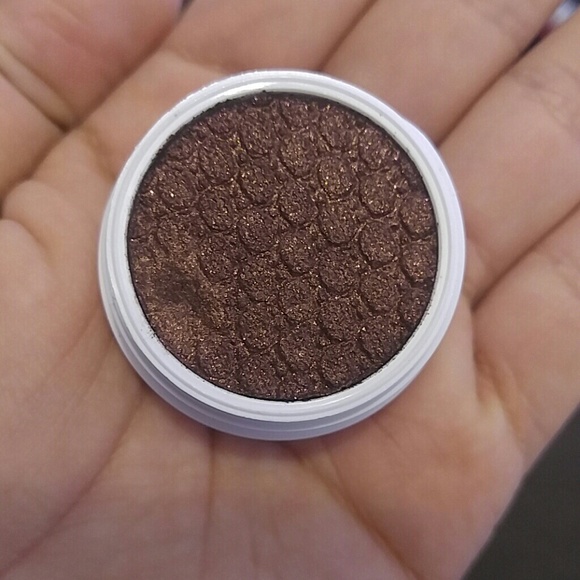 Mooning eyeshadow