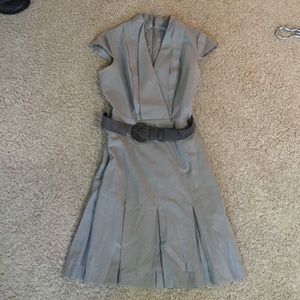Great condition pleated office dress with belt!
