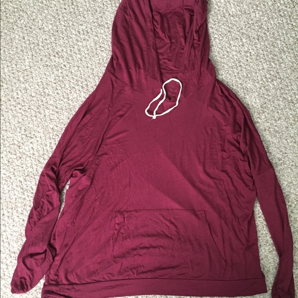 TILLY'S MAROON SWEATER
