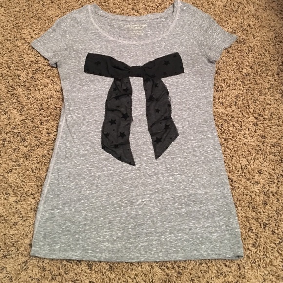 Grey and black tee
